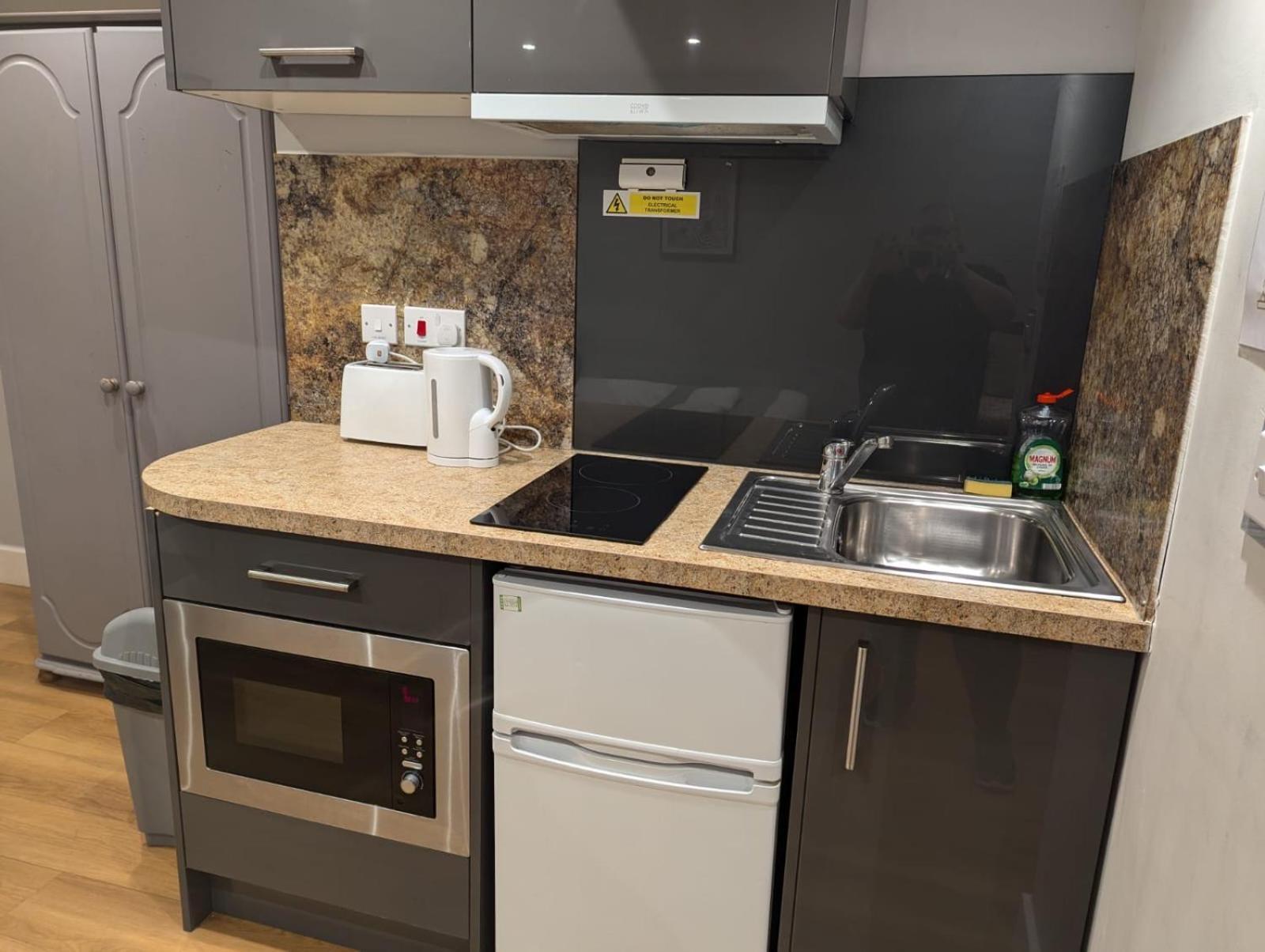 Apartment Centre *